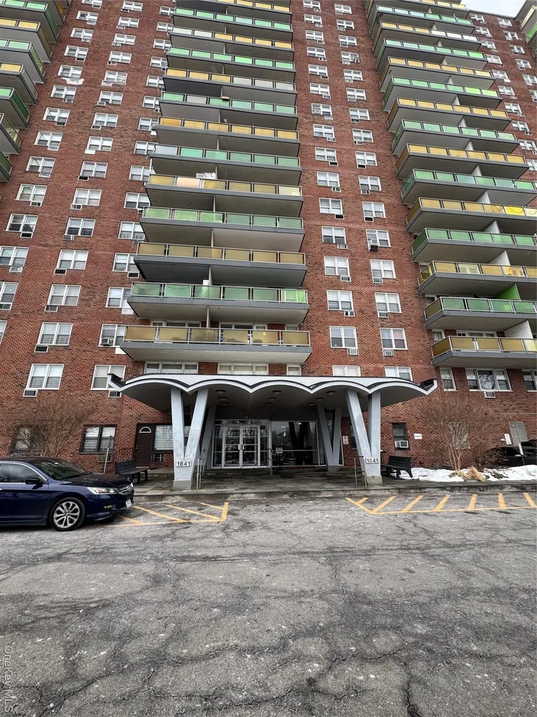 1841 Central Park Avenue Yonkers NY 10710