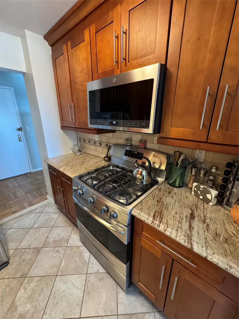 1841 Central Park Avenue Yonkers NY 10710