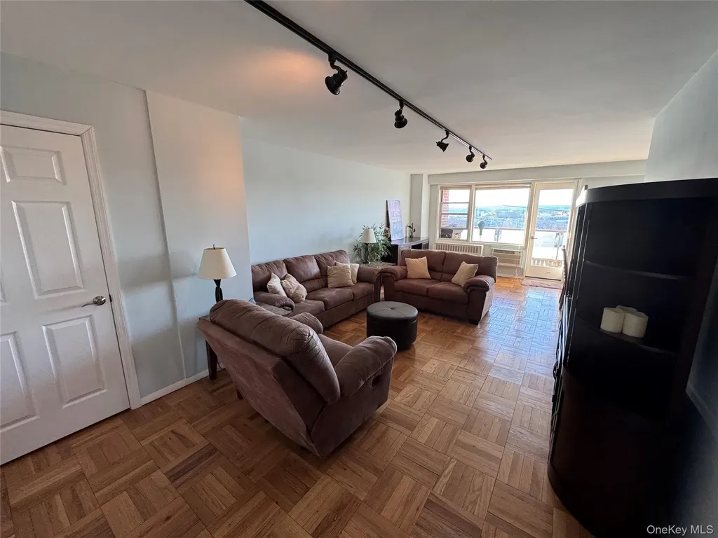 1841 Central Park Avenue Yonkers NY 10710