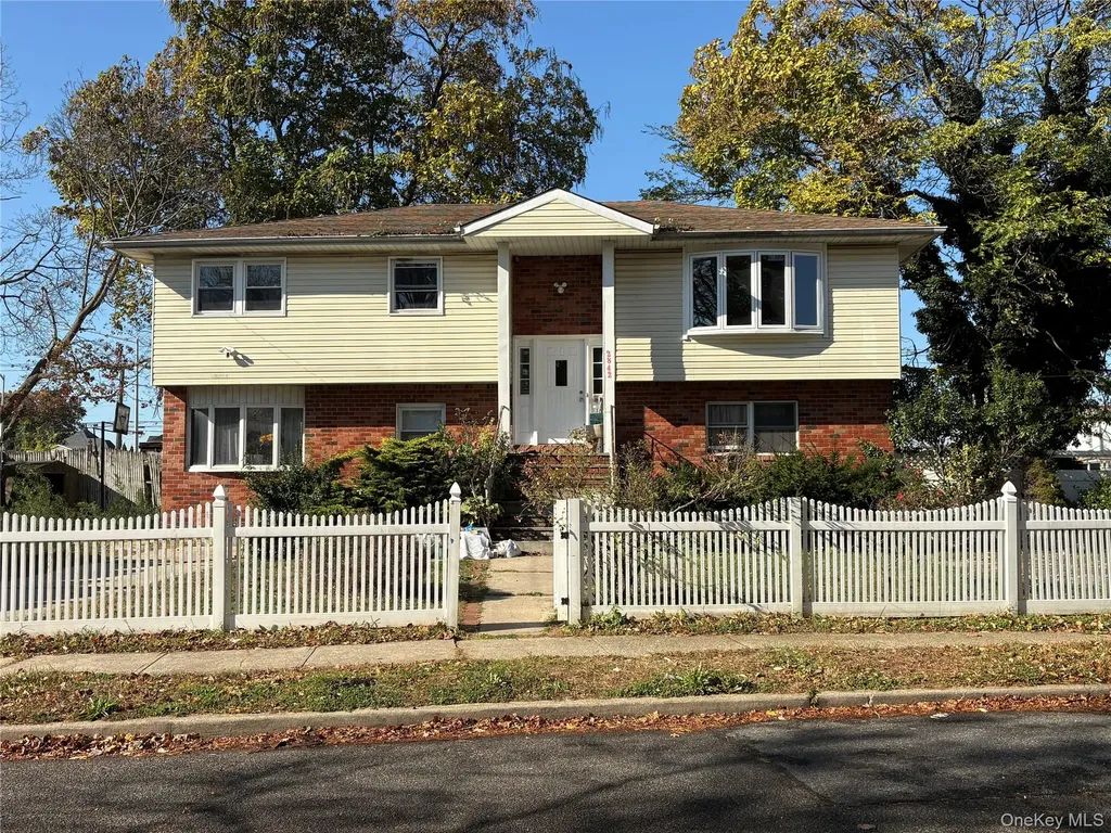 2842 Dahlia Avenue Baldwin NY 11510