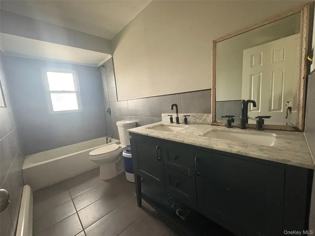 2842 Dahlia Avenue Baldwin NY 11510