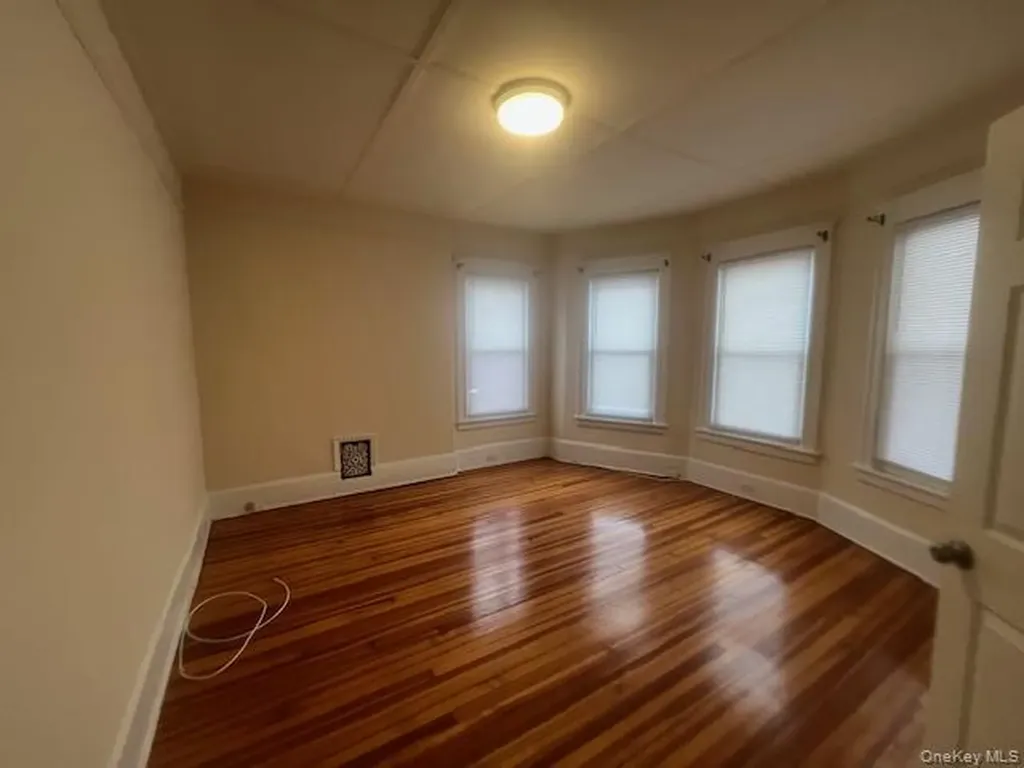 18 Innis Avenue Poughkeepsie NY 12601
