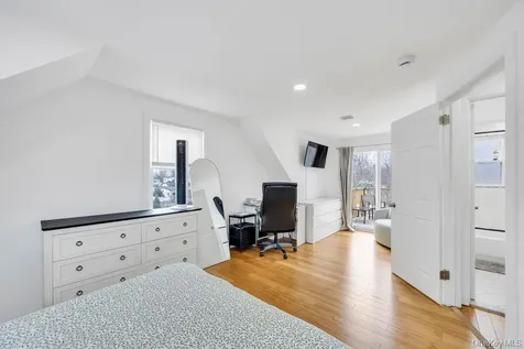361 S 16th Street Lindenhurst NY 11757