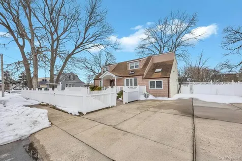 361 S 16th Street Lindenhurst NY 11757