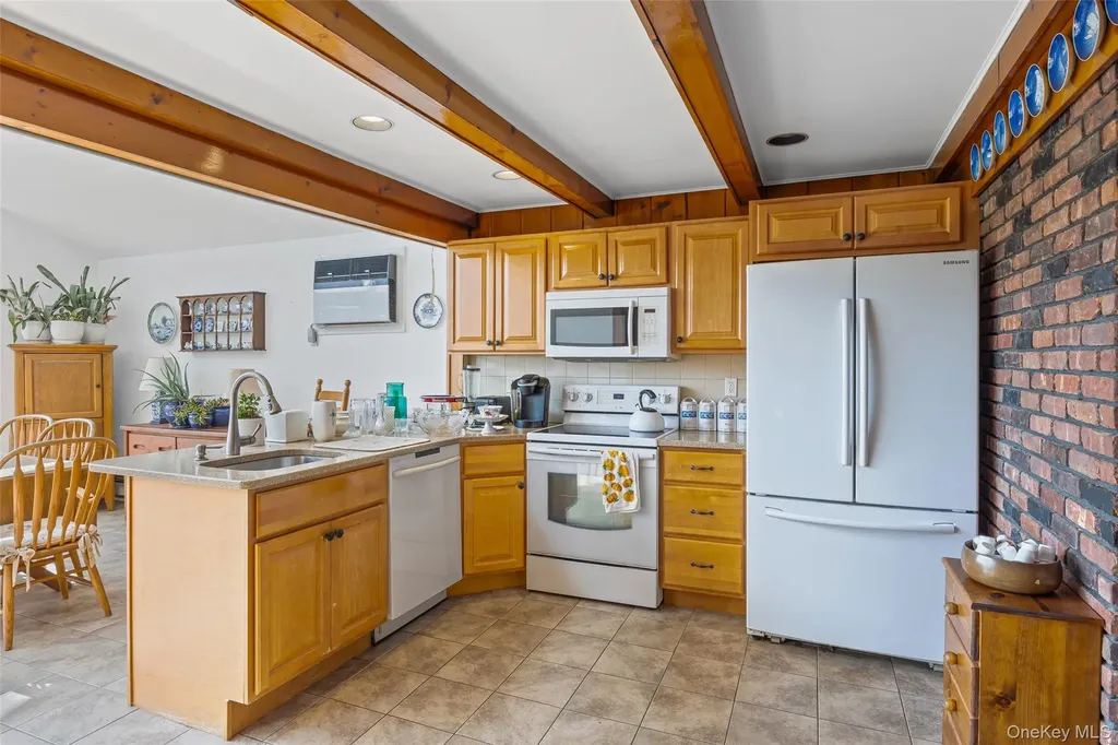 2436 Hempstead Lane Wantagh NY 11793