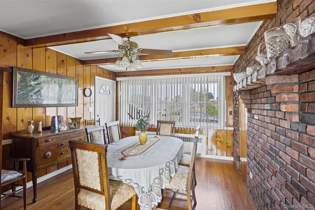 2436 Hempstead Lane Wantagh NY 11793