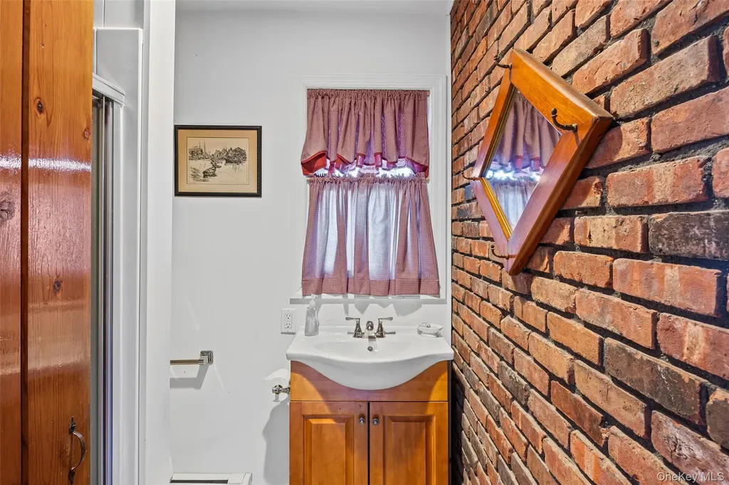 2436 Hempstead Lane Wantagh NY 11793