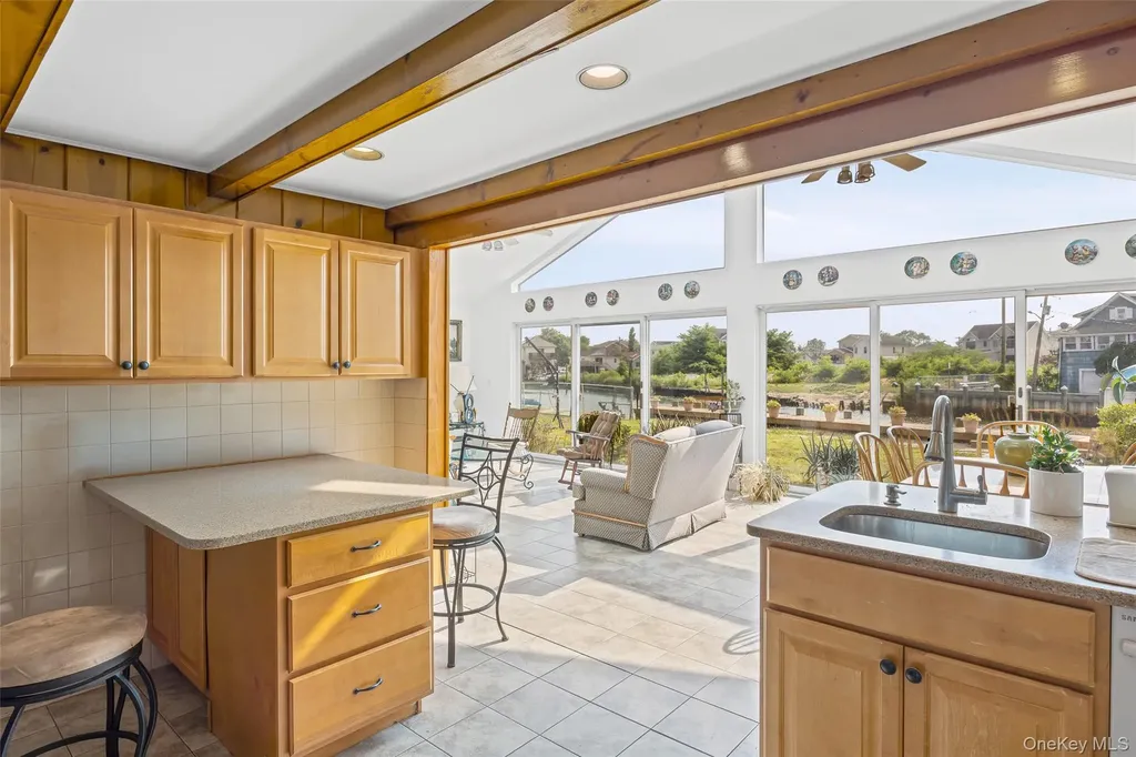 2436 Hempstead Lane Wantagh NY 11793