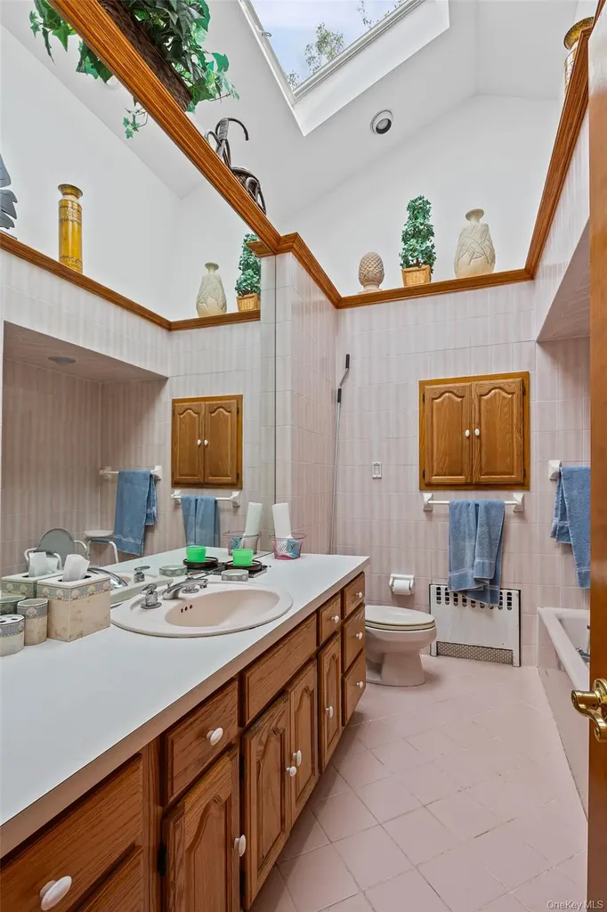2436 Hempstead Lane Wantagh NY 11793