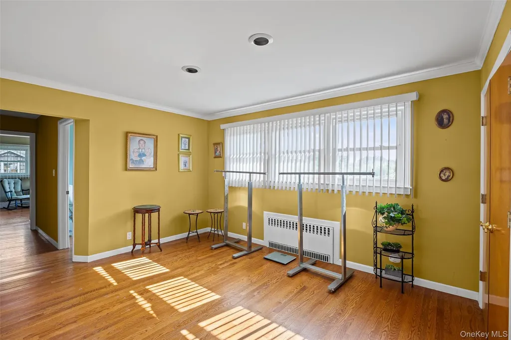 2436 Hempstead Lane Wantagh NY 11793