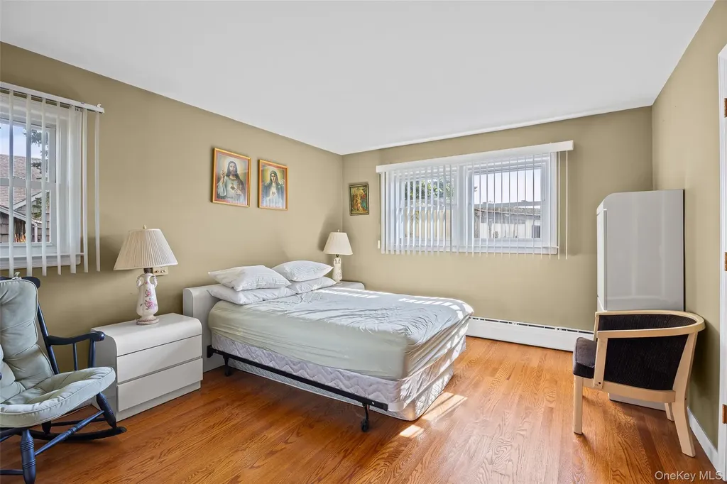 2436 Hempstead Lane Wantagh NY 11793