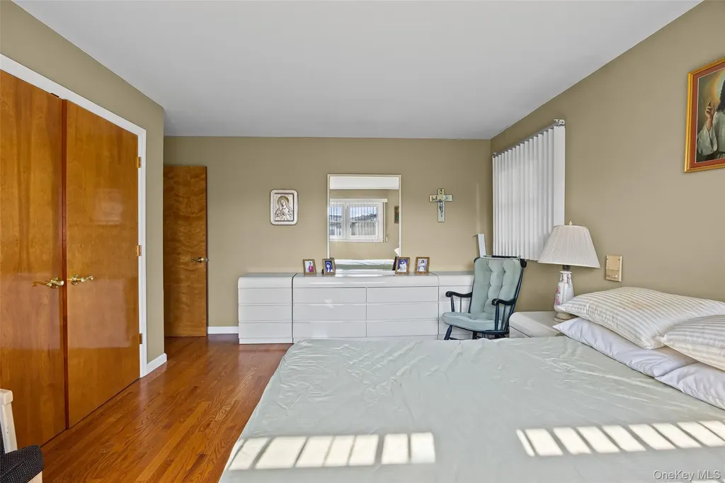 2436 Hempstead Lane Wantagh NY 11793