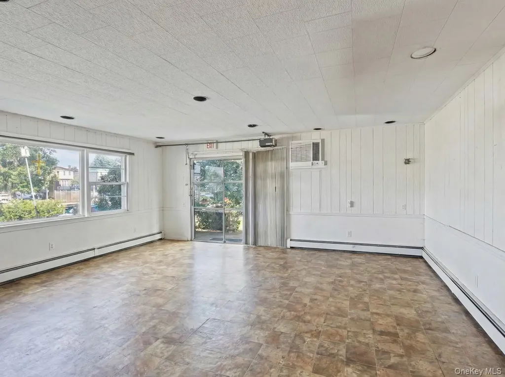 2436 Hempstead Lane Wantagh NY 11793