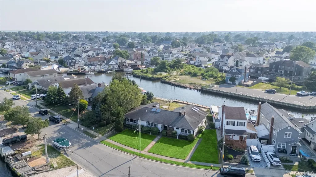 2436 Hempstead Lane Wantagh NY 11793