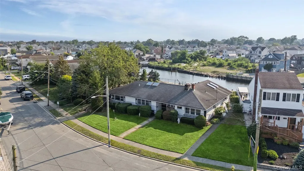 2436 Hempstead Lane Wantagh NY 11793