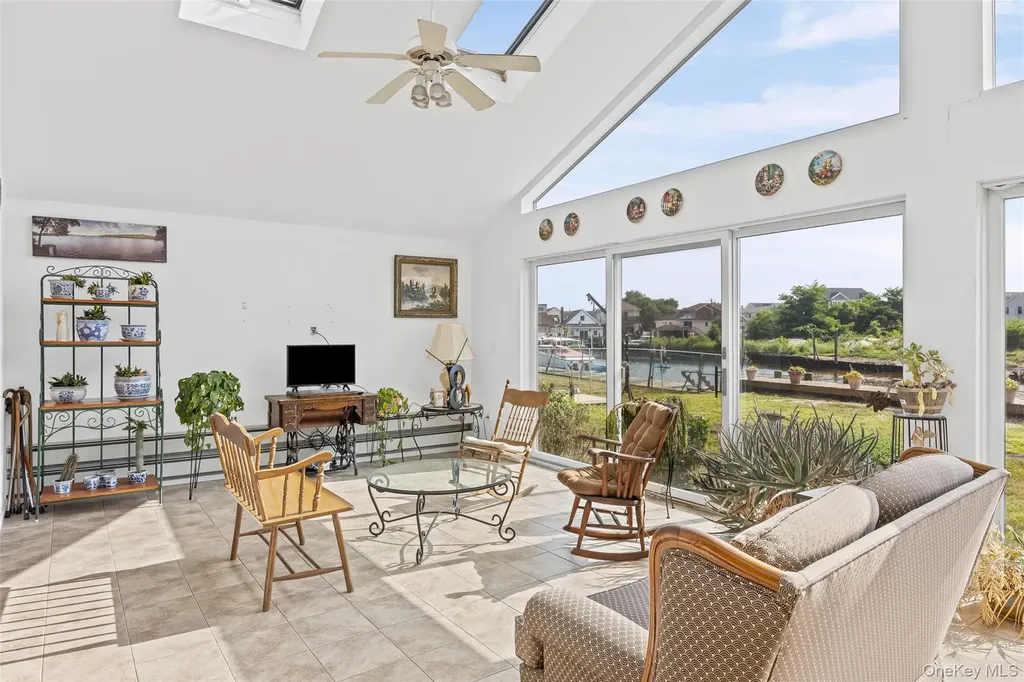 2436 Hempstead Lane Wantagh NY 11793