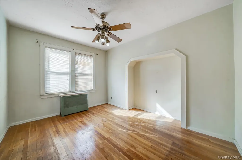 21 Park Avenue Malverne NY 11565