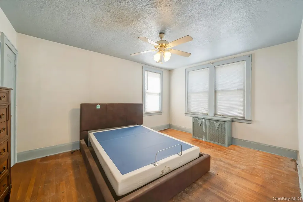 21 Park Avenue Malverne NY 11565