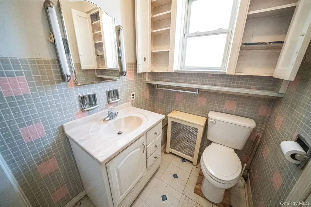 21 Park Avenue Malverne NY 11565
