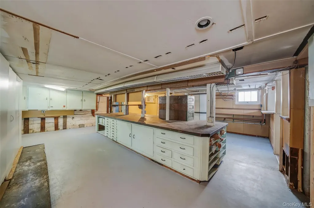 21 Park Avenue Malverne NY 11565