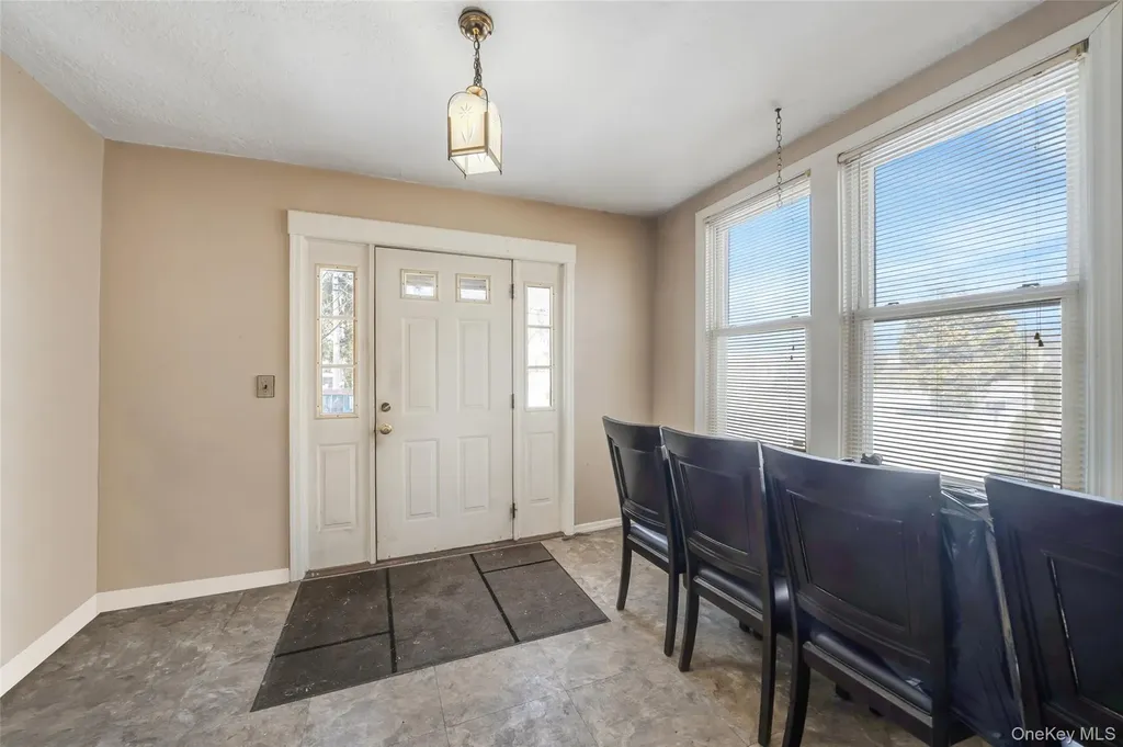 21 Park Avenue Malverne NY 11565