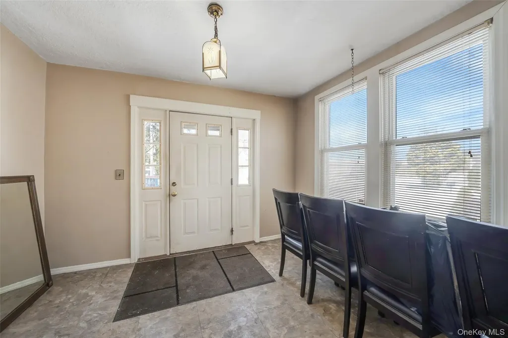 21 Park Avenue Malverne NY 11565