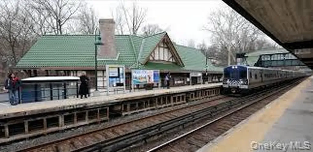 178 Garth Road Scarsdale NY 10583
