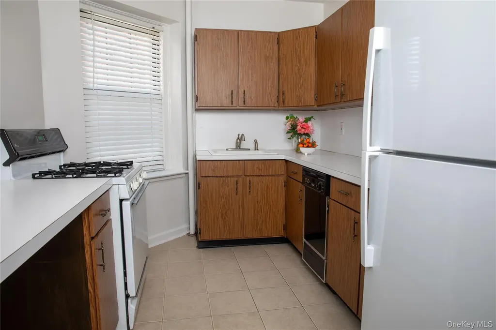 178 Garth Road Scarsdale NY 10583