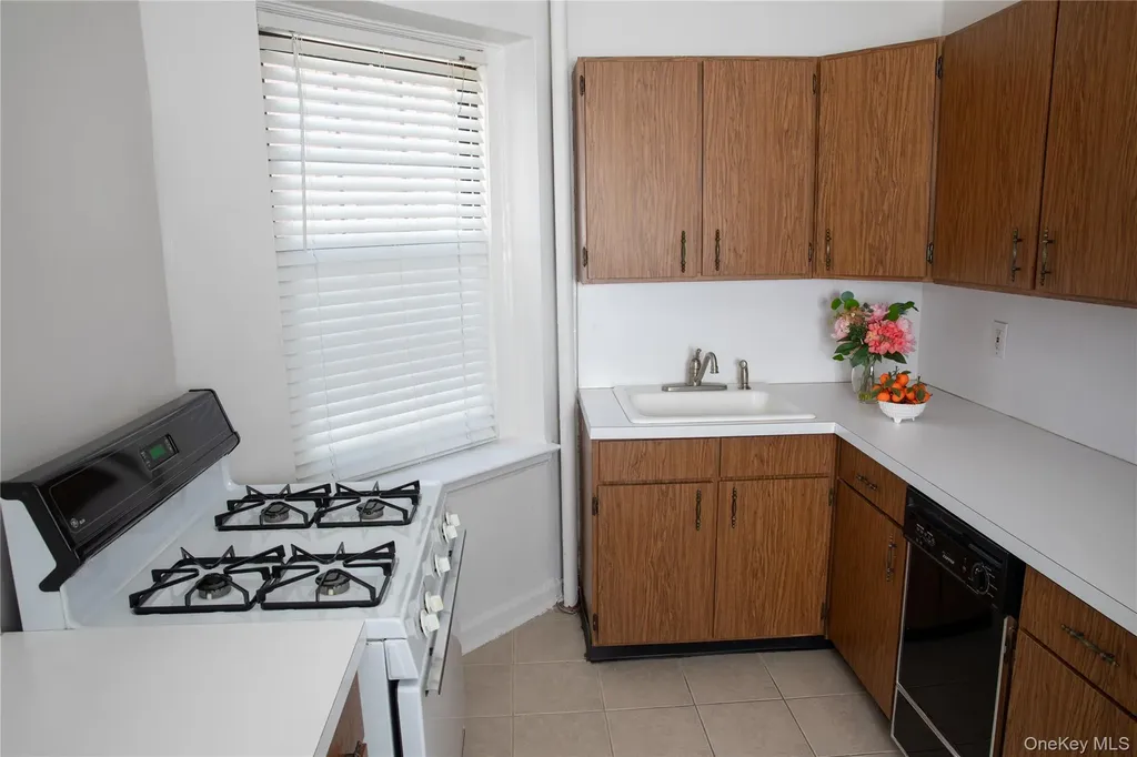 178 Garth Road Scarsdale NY 10583
