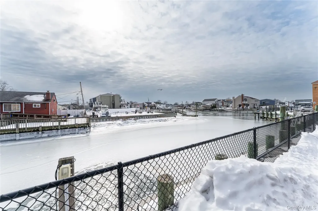 14 Florence Freeport NY 11520