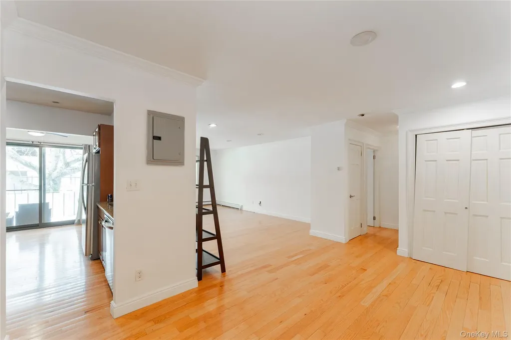 14 Florence Freeport NY 11520