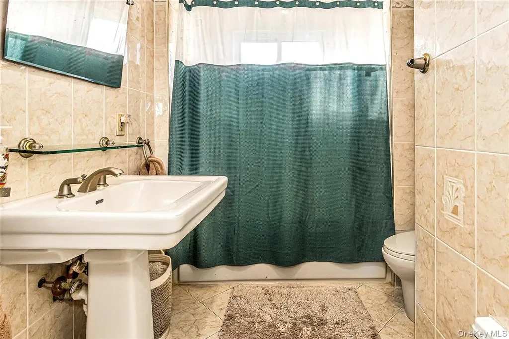 85 Unqua Road Massapequa NY 11758