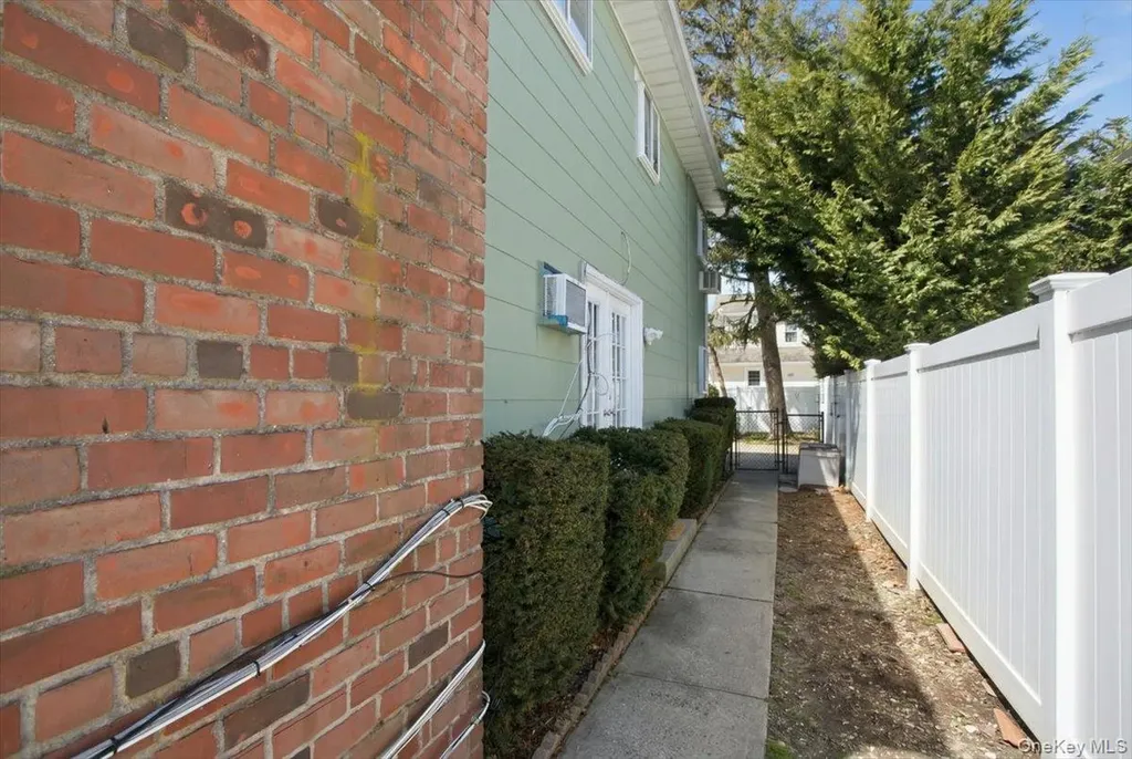 85 Unqua Road Massapequa NY 11758