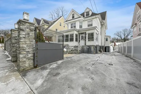 798 N Broadway Yonkers NY 10701