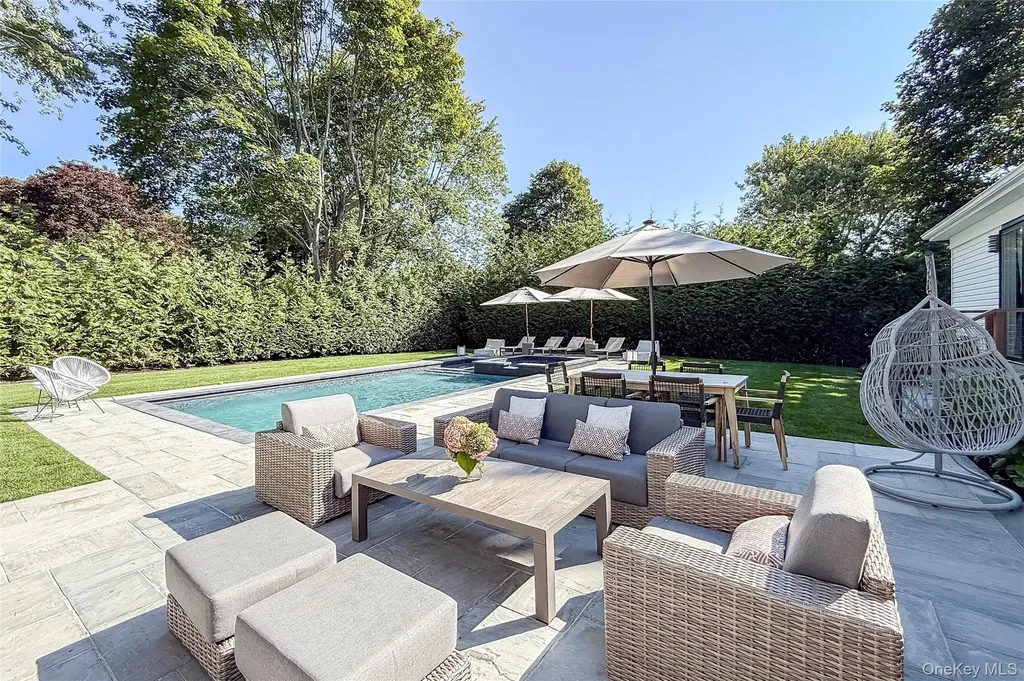 121 Ponquogue Avenue Hampton Bays NY 11946