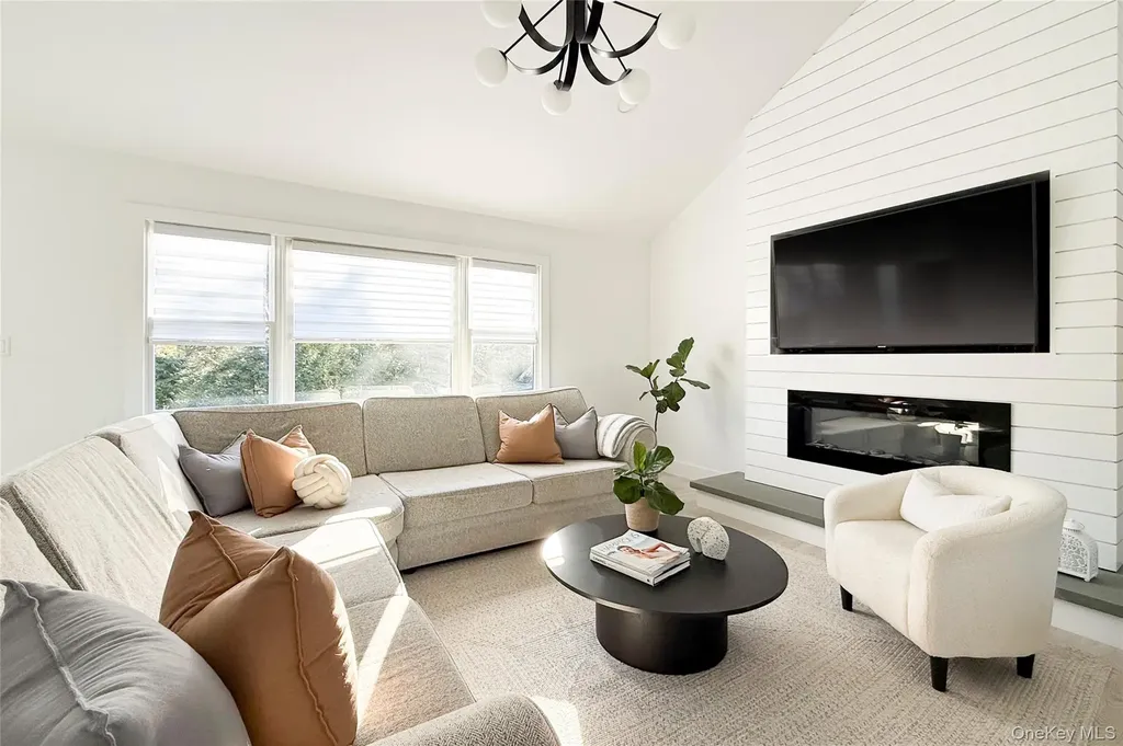 121 Ponquogue Avenue Hampton Bays NY 11946