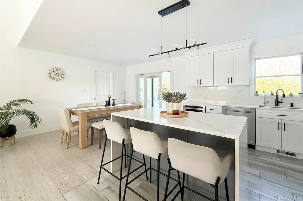 121 Ponquogue Avenue Hampton Bays NY 11946