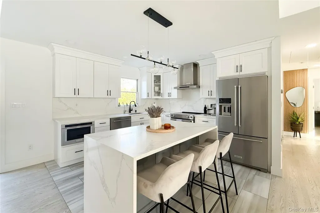 121 Ponquogue Avenue Hampton Bays NY 11946