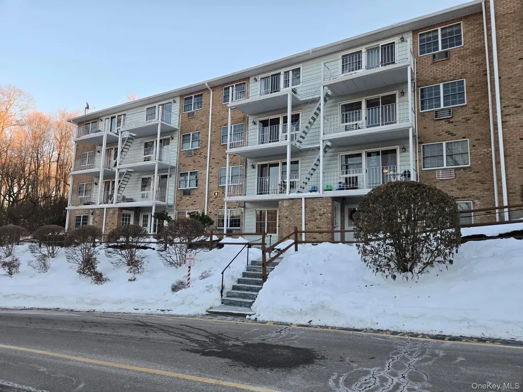 1840 Crompond Road Peekskill NY 10566