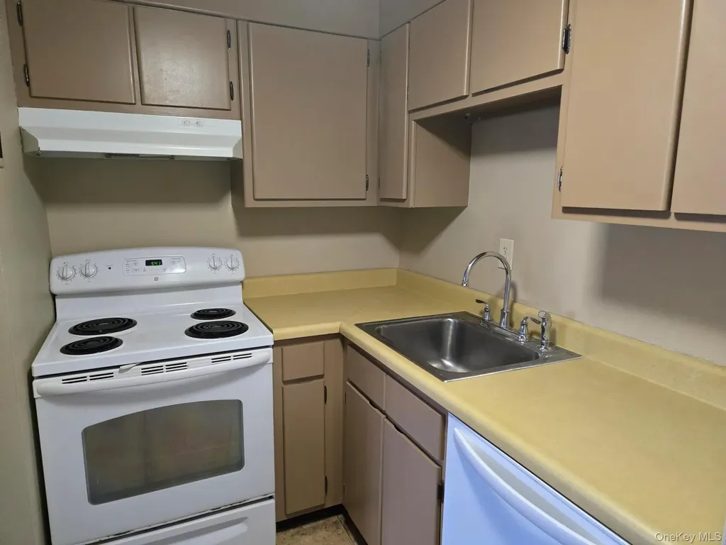 1840 Crompond Road Peekskill NY 10566