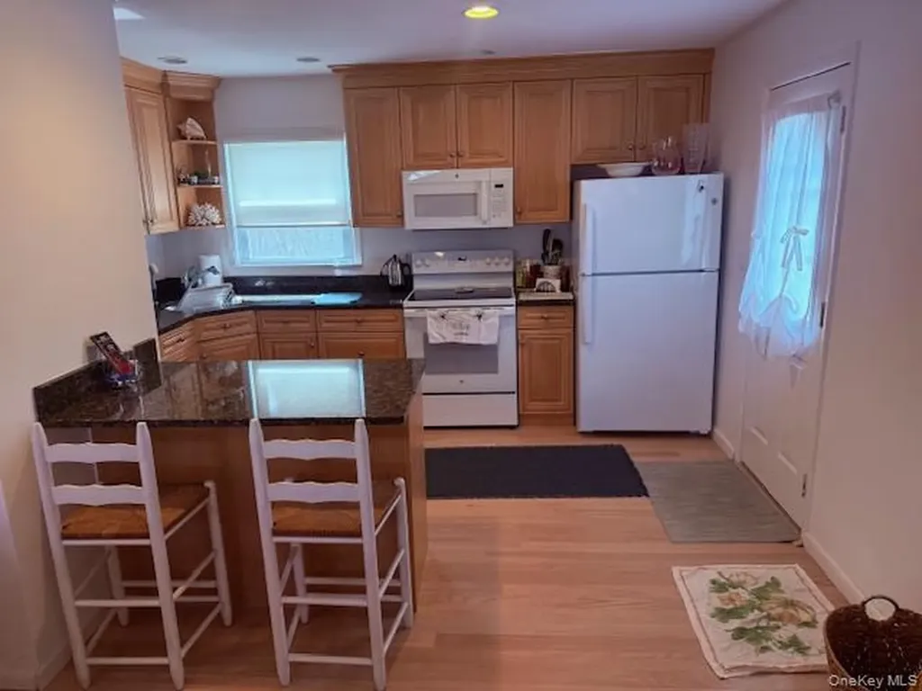 16 Magee Drive Southampton NY 11968