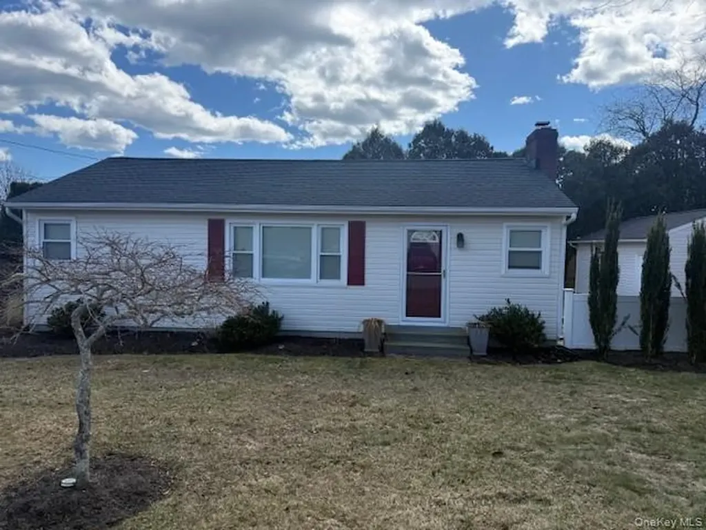 16 Magee Drive Southampton NY 11968