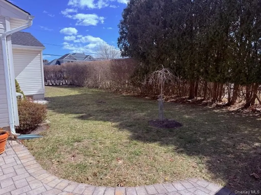 16 Magee Drive Southampton NY 11968