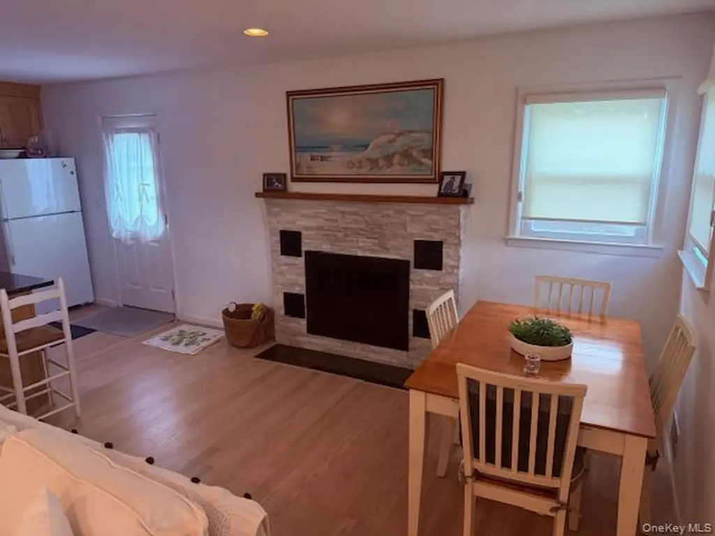 16 Magee Drive Southampton NY 11968