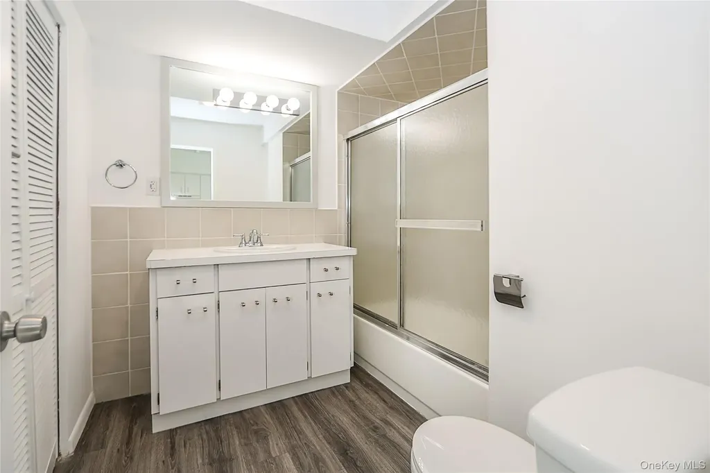75 Maxwell Avenue Oyster Bay NY 11771
