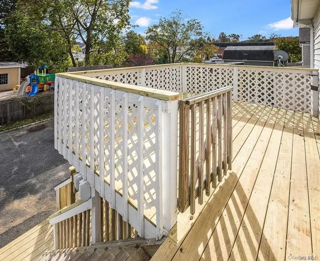 75 Maxwell Avenue Oyster Bay NY 11771