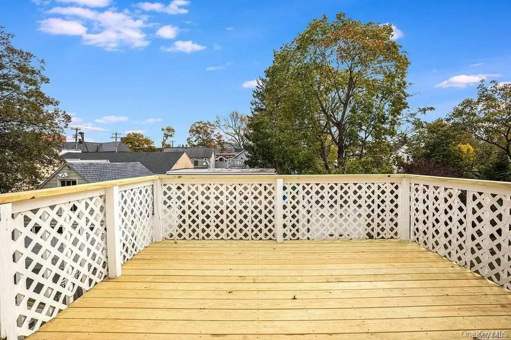 75 Maxwell Avenue Oyster Bay NY 11771