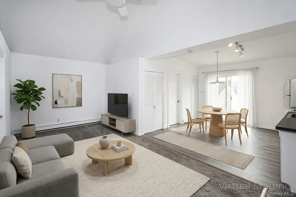 75 Maxwell Avenue Oyster Bay NY 11771