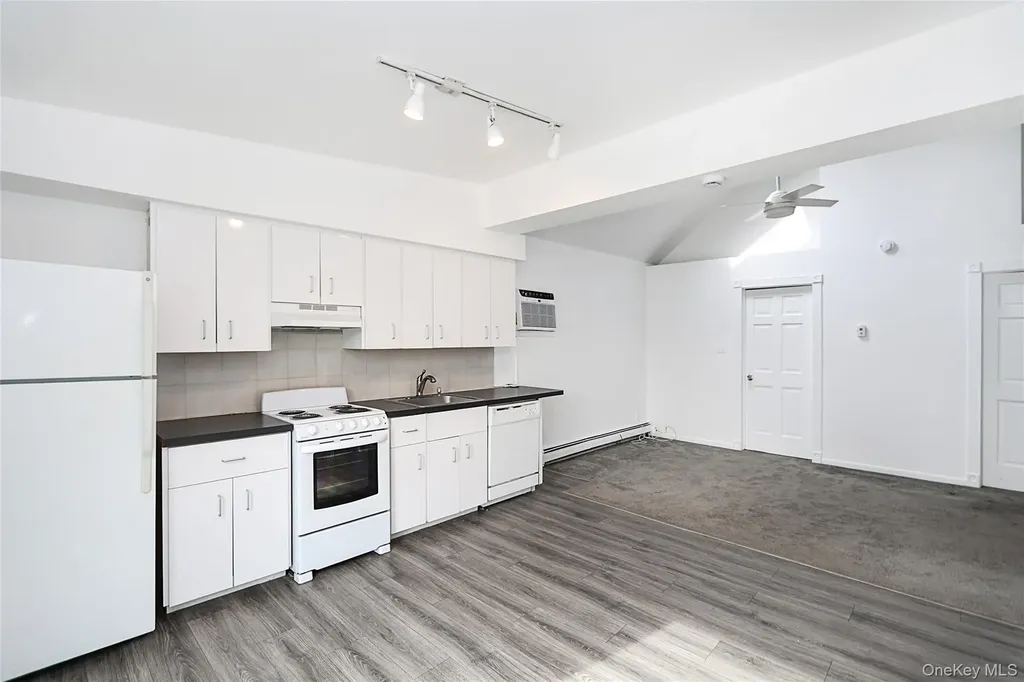 75 Maxwell Avenue Oyster Bay NY 11771