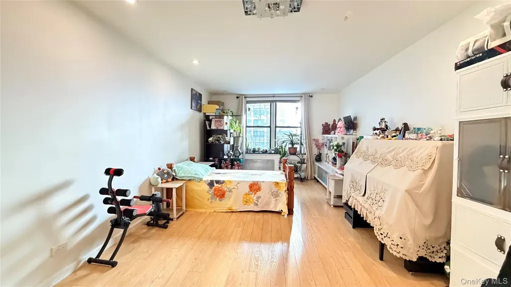 13870 Elder Avenue Flushing NY 11355